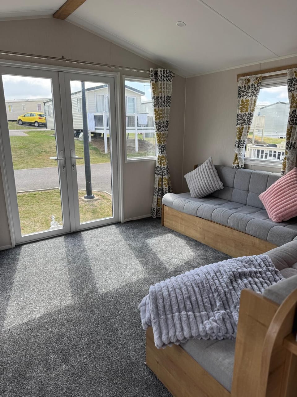 Well equipped beach caravan Apartment in Leysdown-on-Sea