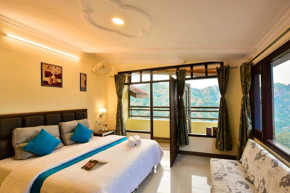 Bed, Natural landscape, Photo of the whole room, Bedroom, Mountain view