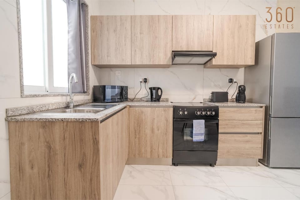 Coffee/tea facilities, dishwasher, minibar, oven, toaster