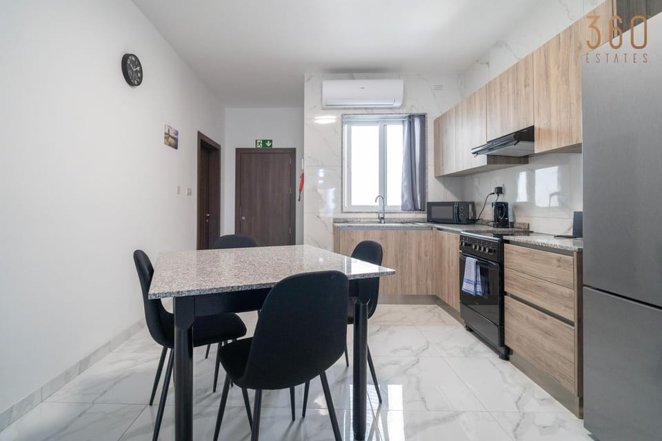 Kitchen or kitchenette, Dining area, dishwasher, oven, pet friendly, stove
