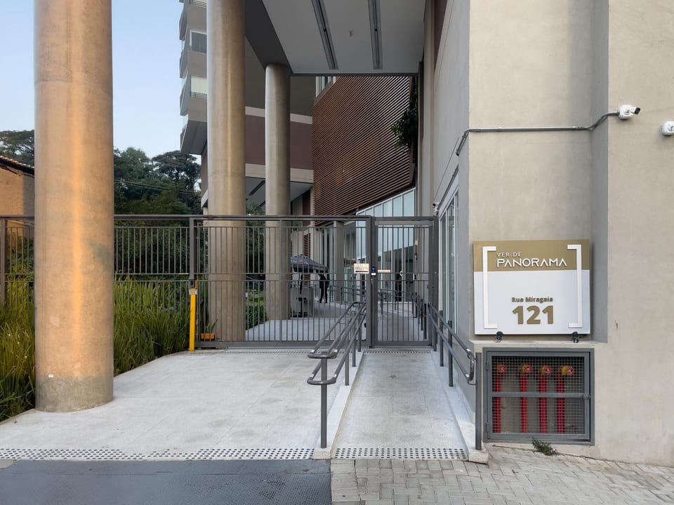 Property building, Facade/entrance