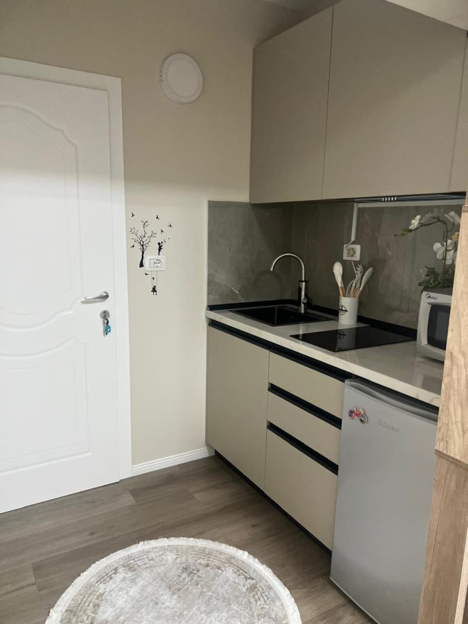 Kitchen or kitchenette