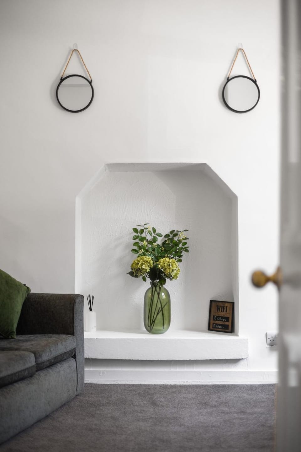 Sleek Canalside Stay in Edinburgh Apartment in Edinburgh