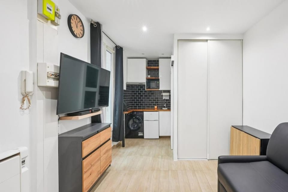 Magnifique studio rénové métro Paris 2pers Apartment in Levallois-Perret