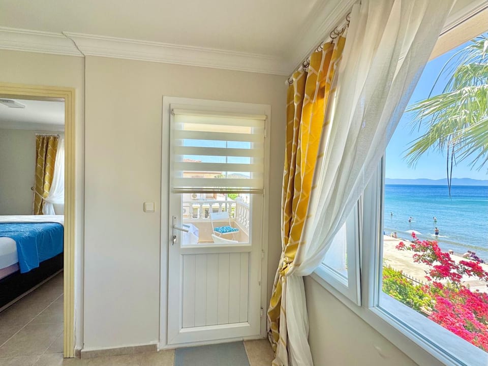 View (from property/room), Balcony/Terrace, Garden view