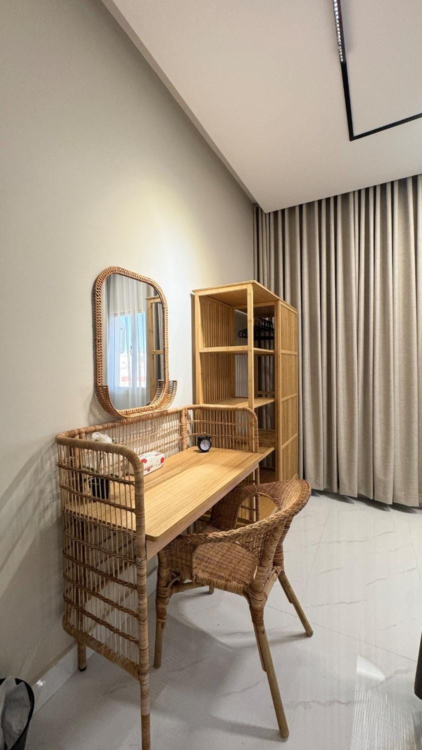 Library, Seating area, wardrobe