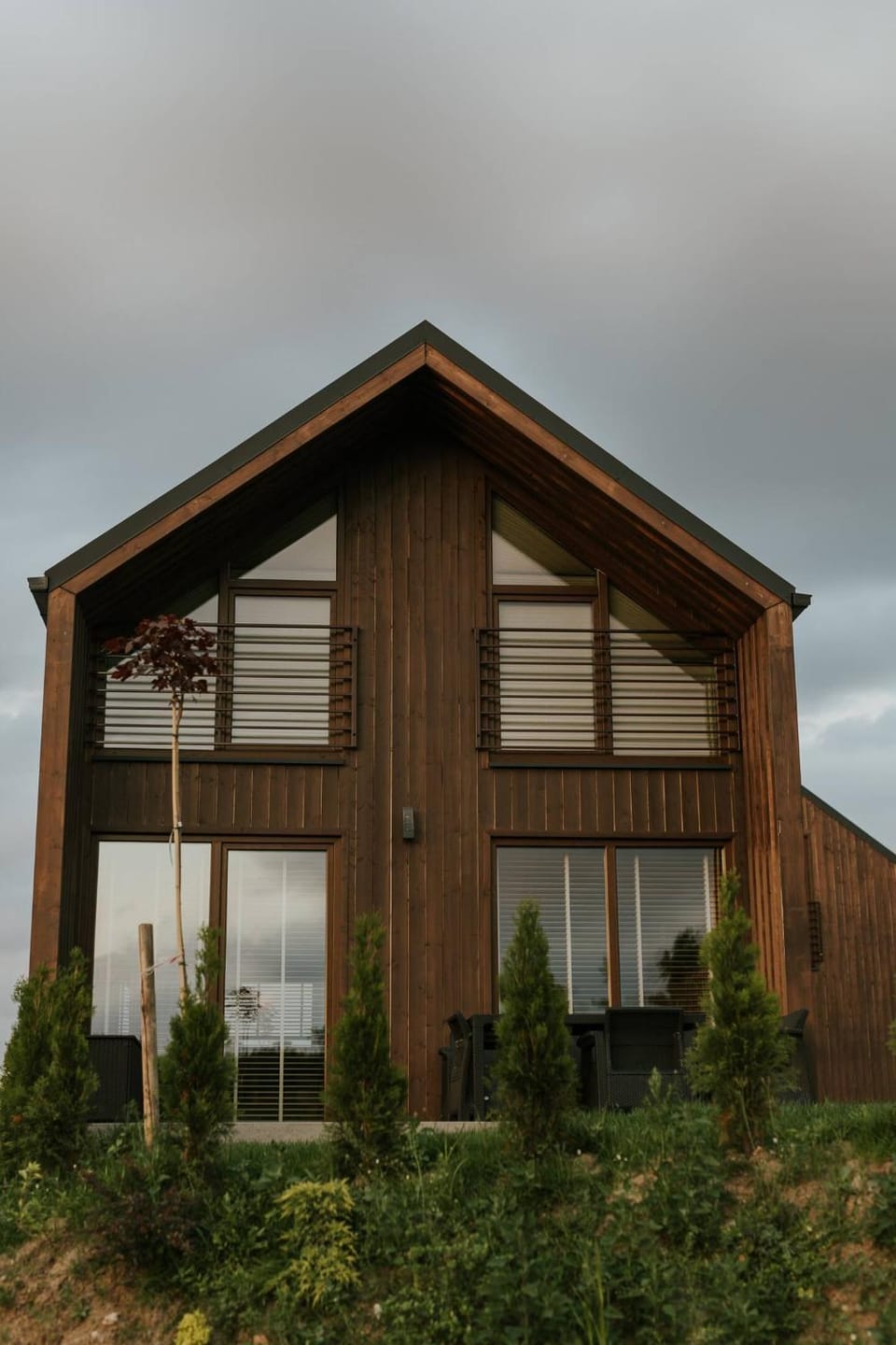 Property building, Day, Garden, Garden view