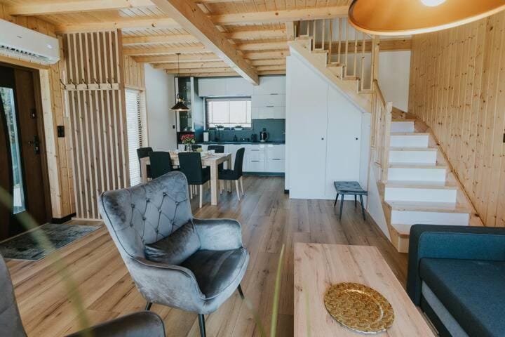 Communal lounge/ TV room, TV and multimedia, Living room, Seating area, Evening entertainment