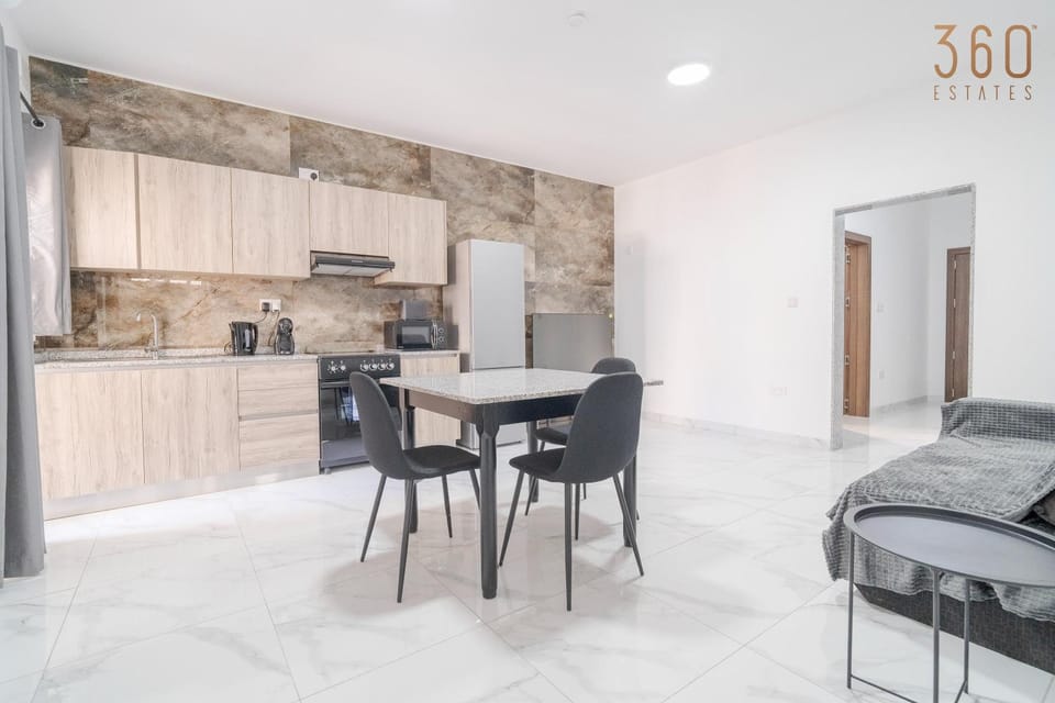 Kitchen or kitchenette, Seating area, Dining area, oven, stove, toaster