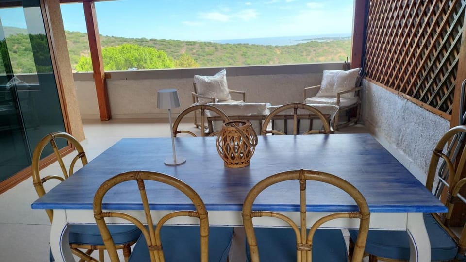 Bilocale con ampia terrazza vista mare House in Sardinia