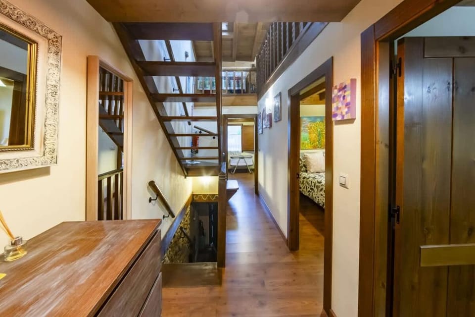 Casa Delia, casa de pueblo House in Asturias