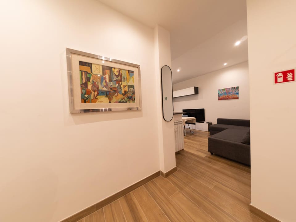 TV and multimedia, Photo of the whole room