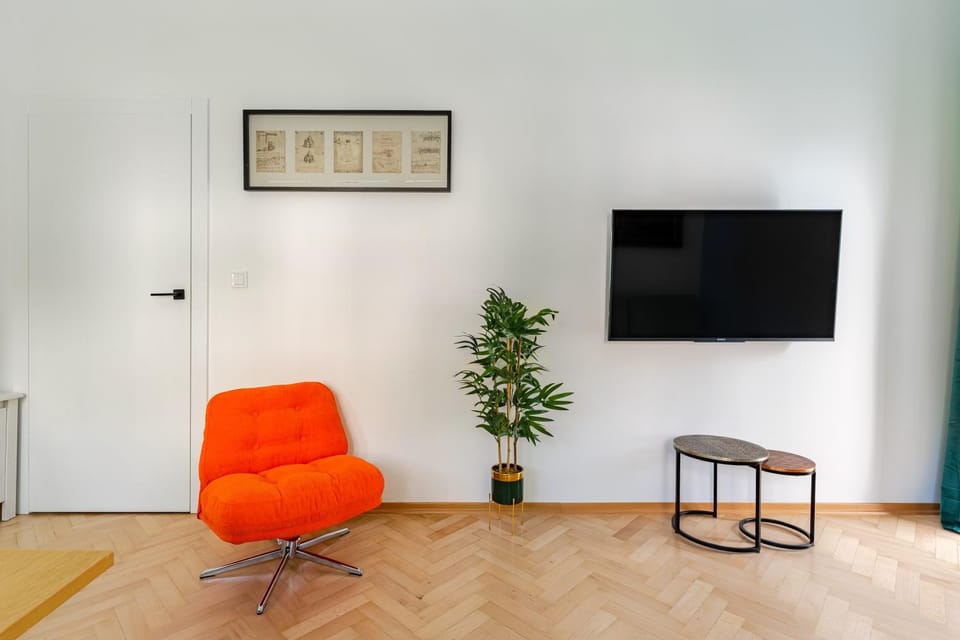 Hoza str Apt Close to everything Apartment in Warsaw