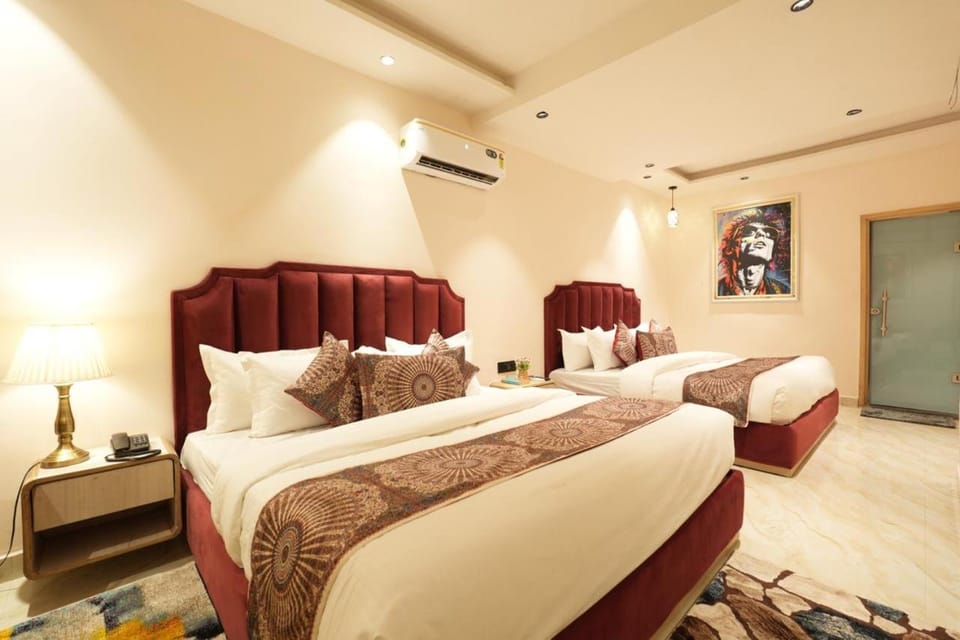 Bed, Photo of the whole room, Bedroom, air conditioner