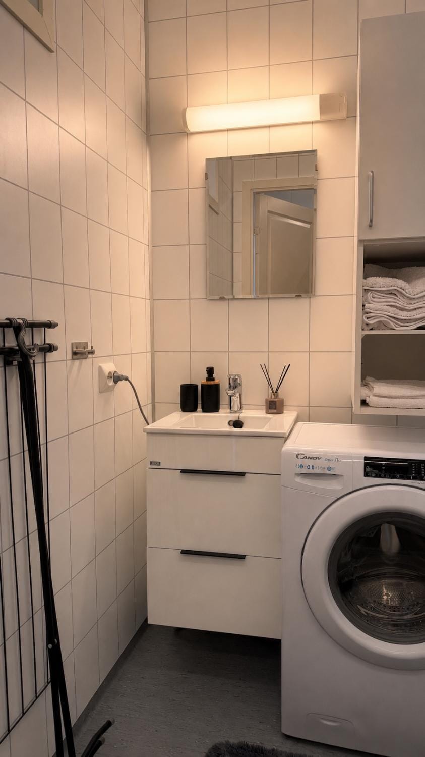 Bathroom, washing machine