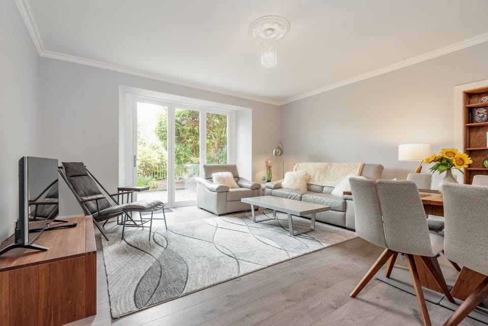 Communal lounge/ TV room, Living room