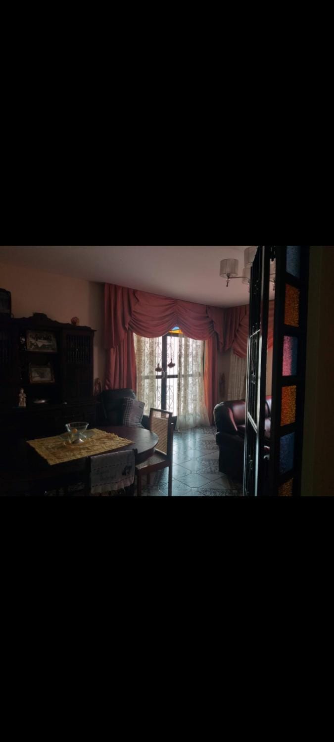 Casa ampla no centro de Aparecida com piscina e garagem House in State of São Paulo