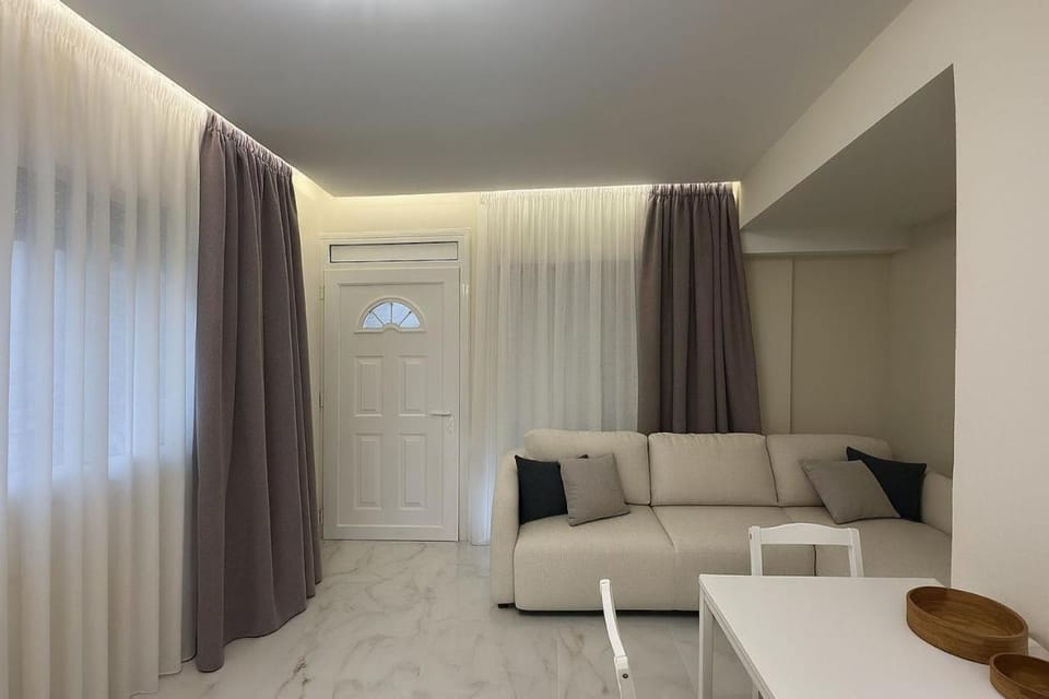 Living room, Seating area, air conditioner