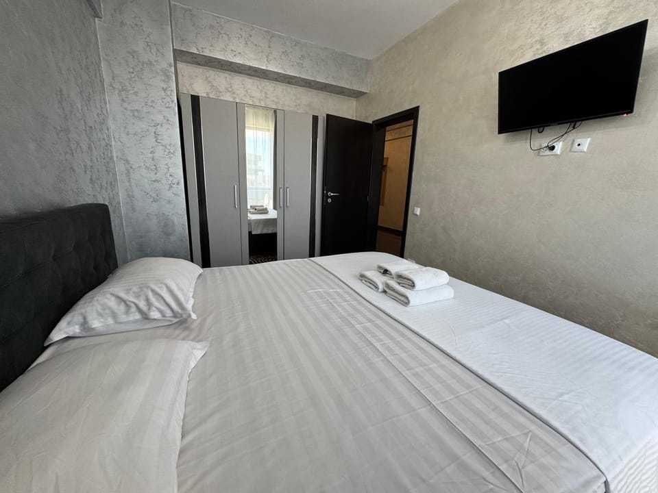 Bedroom, wardrobe