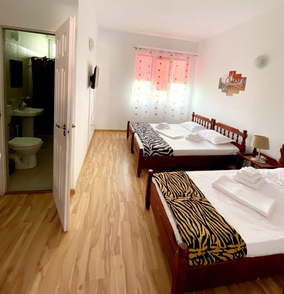 Toilet, Bed, Bathroom, Bedroom, towels