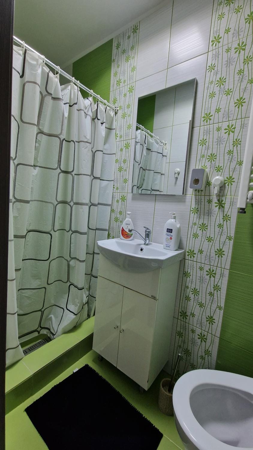Shower, Toilet, Bathroom