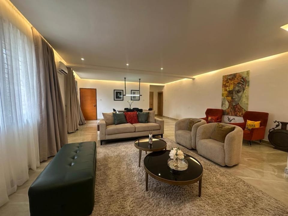 Living room, Seating area