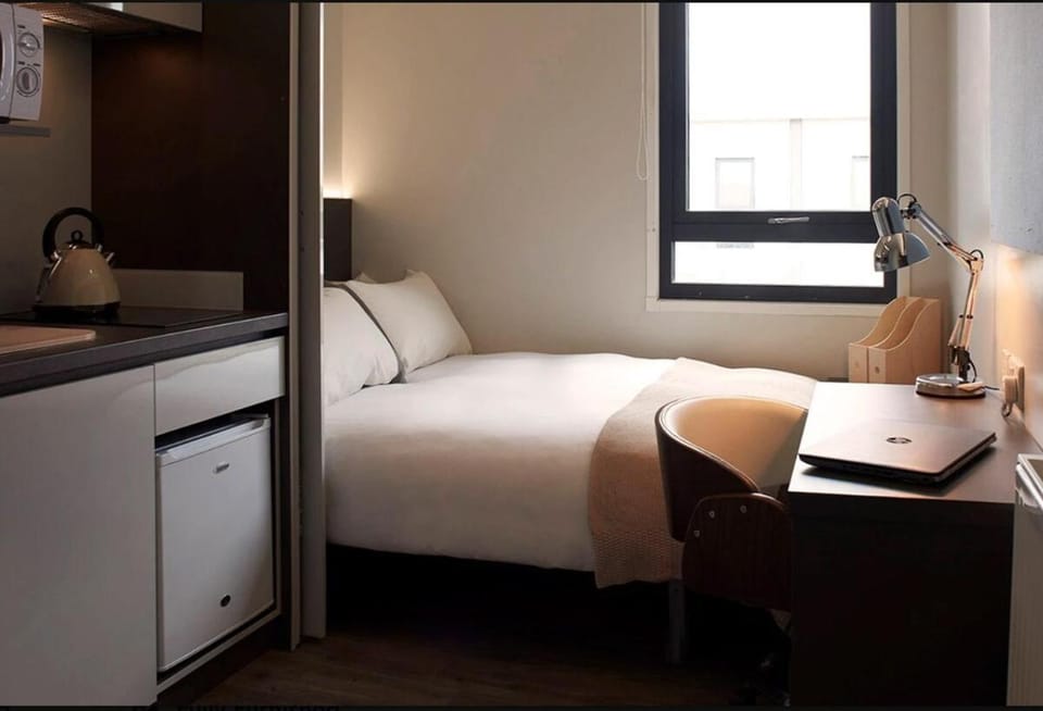 Student Only, Bronze Studio Mid Level Highbury I Apartment in London Borough of Islington