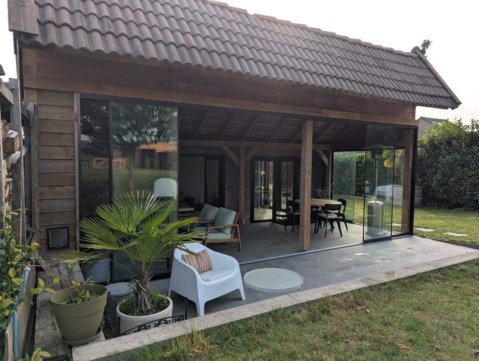 Property building, Garden, Seating area, Dining area, Garden view