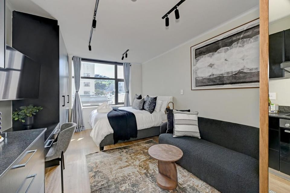 AYLA - Comfy Studio in the heart of CPT Apartment in Cape Town
