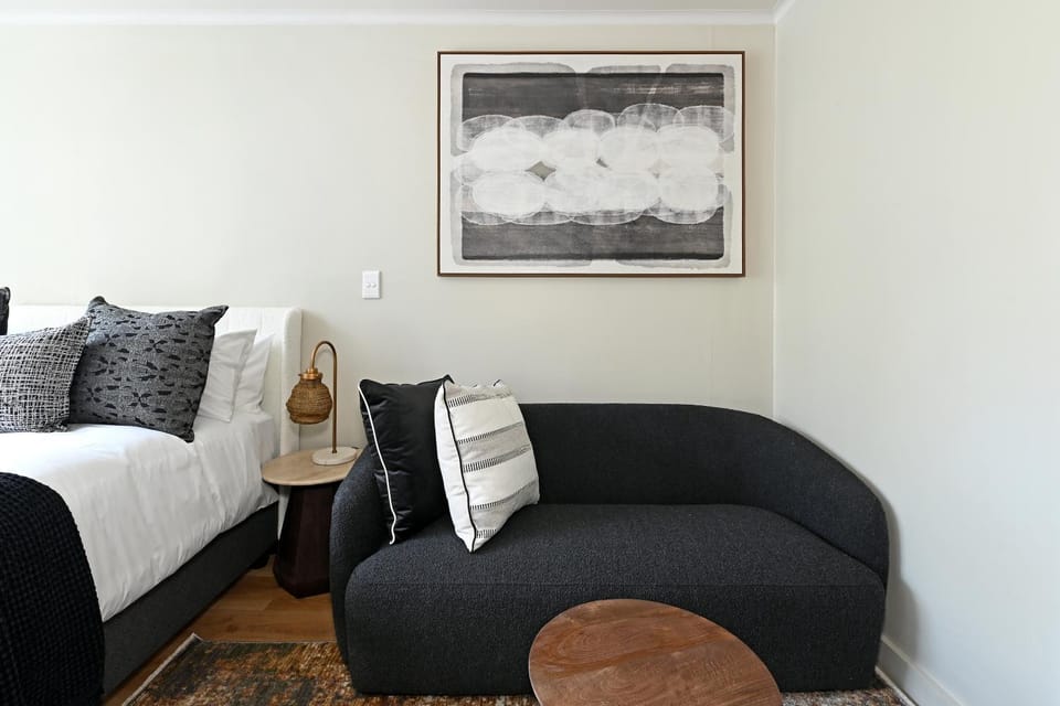 Bed, Living room