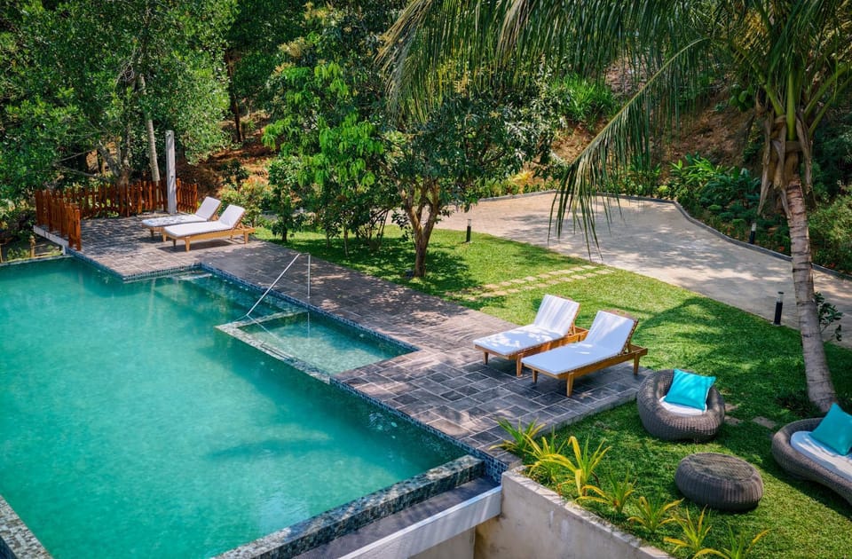 Pool view, Swimming pool