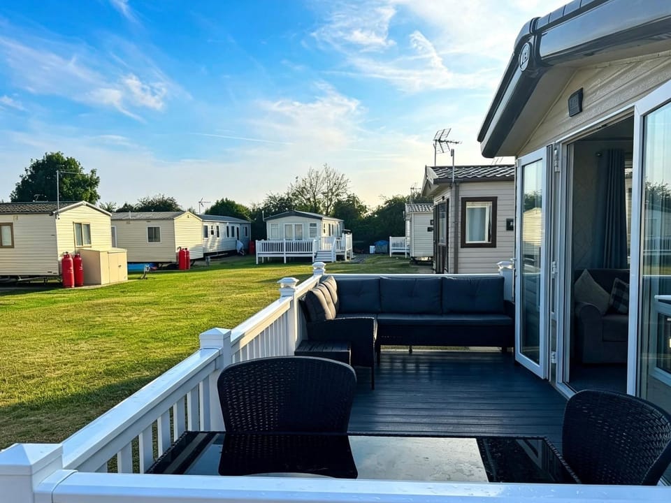 Cosy 2 bed in Dovercourt Holiday Park -Sleeps 6 Campground/ 
RV Resort in Tendring District