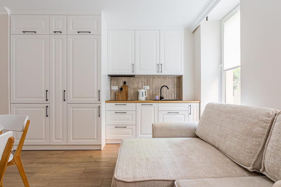 Kitchen or kitchenette, Dining area, wardrobe