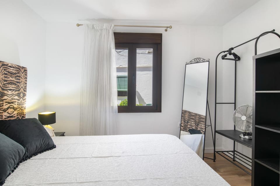 Property building, Living room, Bedroom