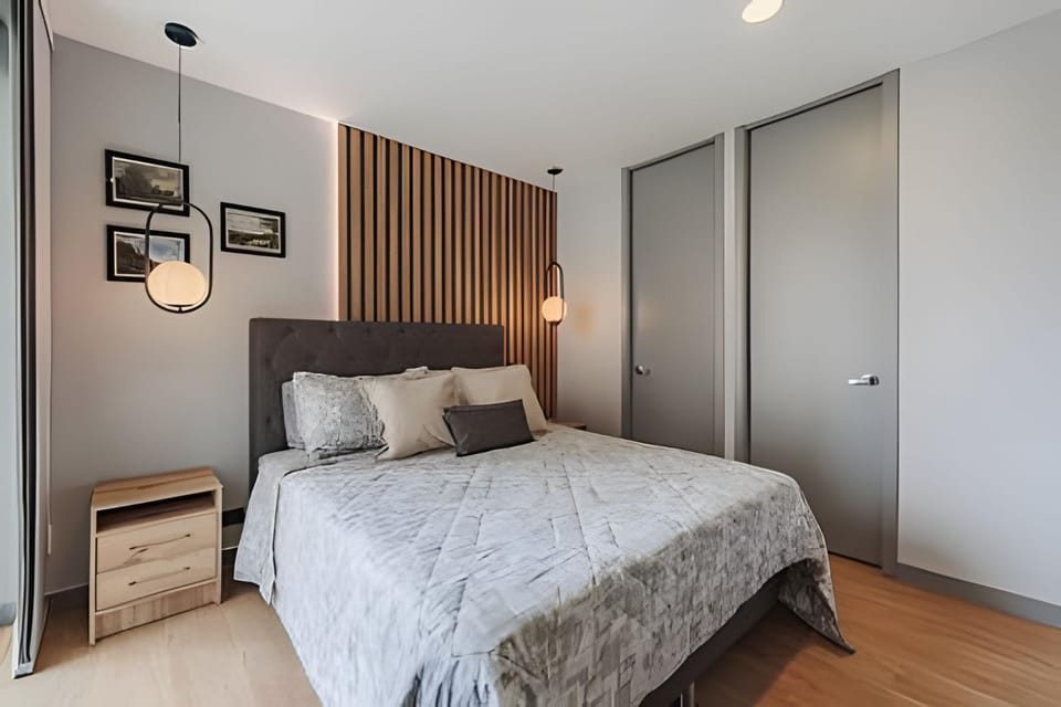 Next Avenue 702 - Apto con balcón y A/C en Poblado Apartment in Medellin