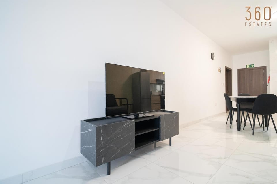 Communal lounge/ TV room, TV and multimedia, Seating area, Dining area, Evening entertainment, oven