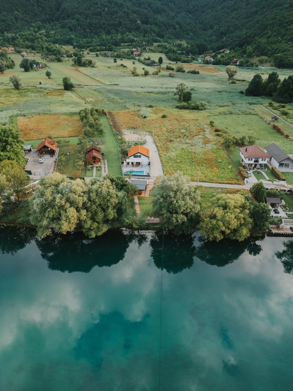 Neighbourhood, Natural landscape, Bird's eye view, River view