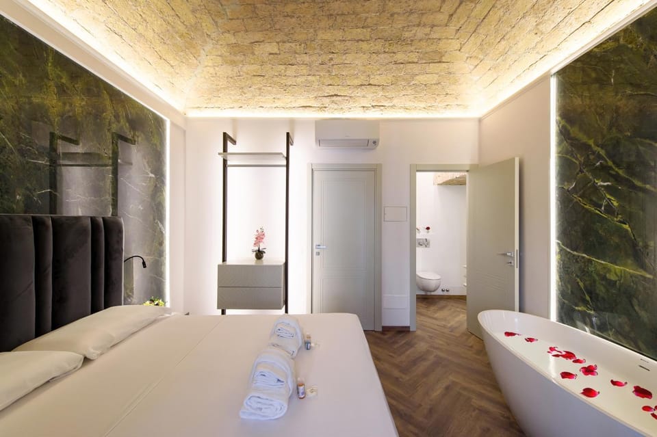 Bedroom, Bath