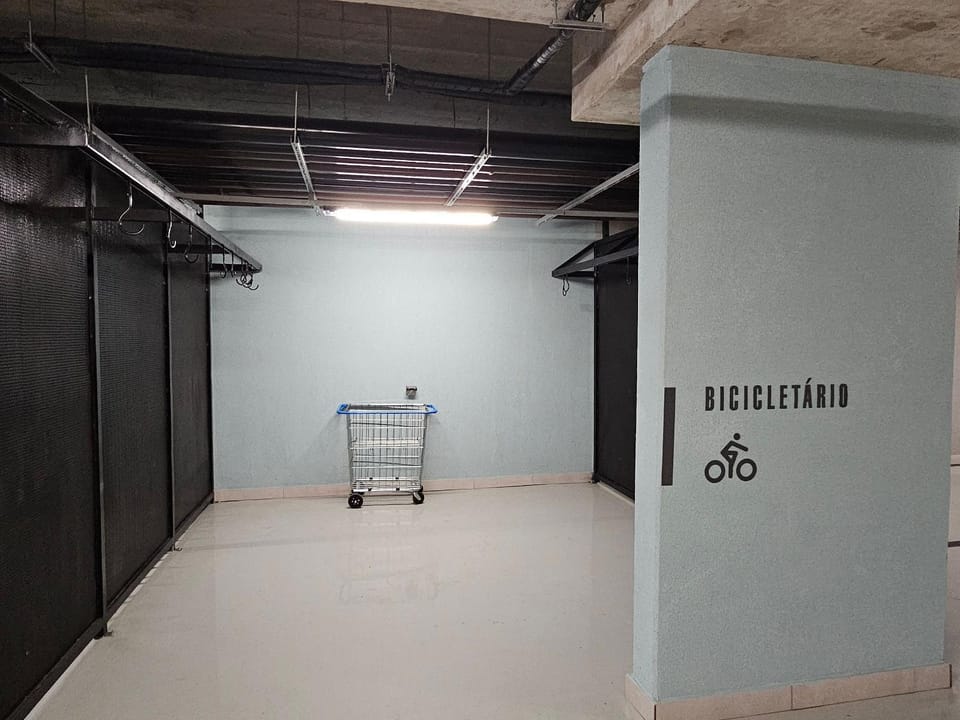 Supermarket/grocery shop