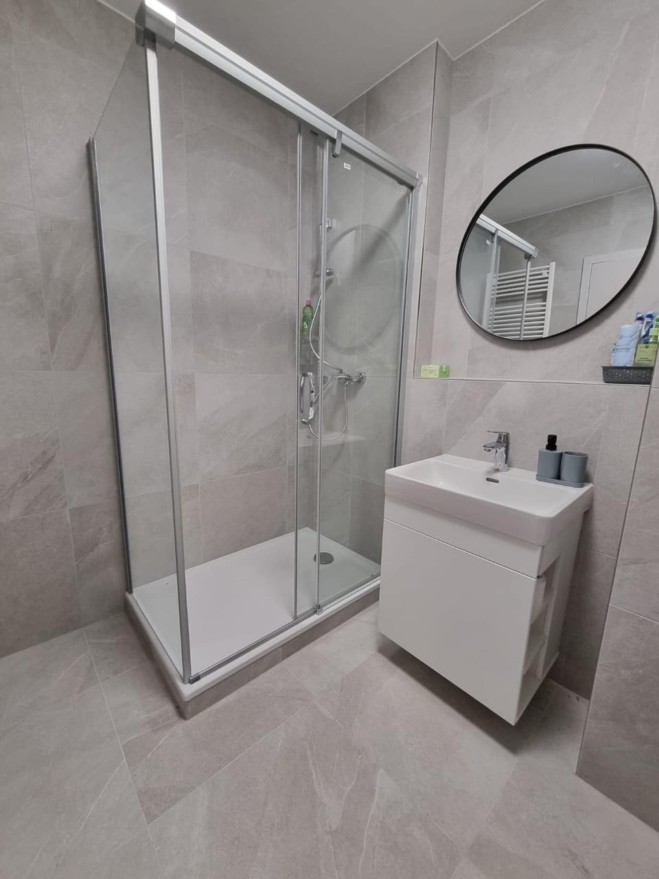 Shower, Bathroom