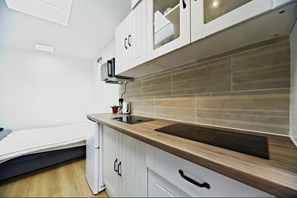 Chic Cosy - 10m2 Home in CR7 House in Croydon