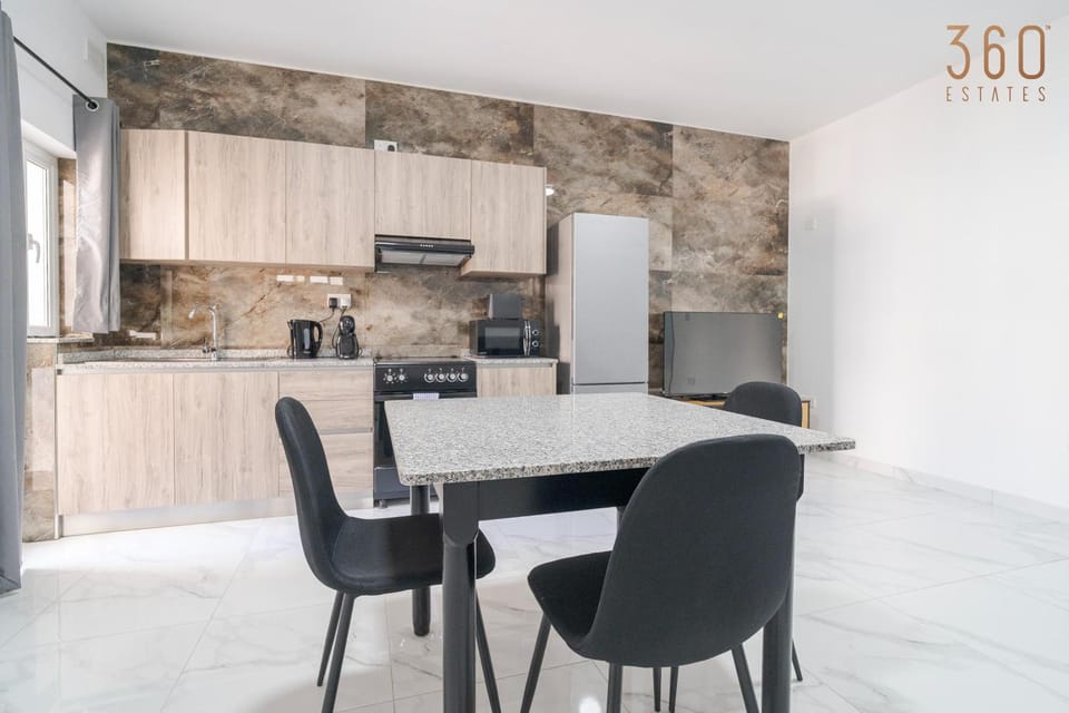 Kitchen or kitchenette, oven, pet friendly, stove, toaster