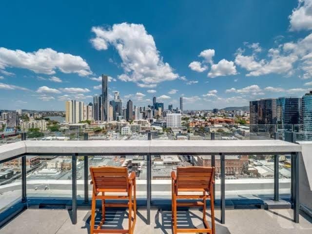 Property building, Day, View (from property/room), Balcony/Terrace, City view
