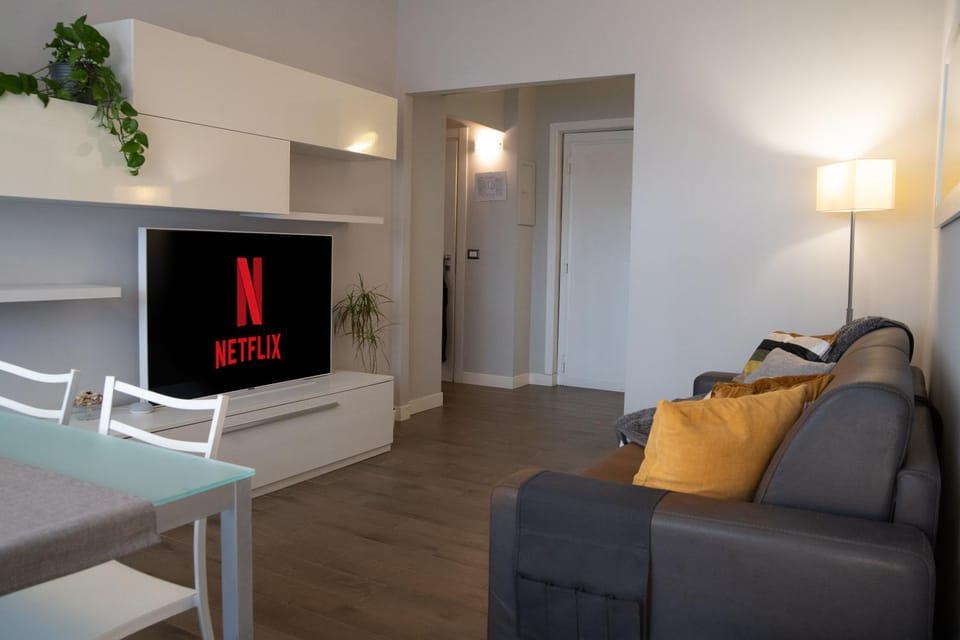 TV and multimedia, Seating area, internet