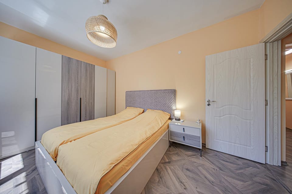 Bed, Photo of the whole room, Bedroom, wardrobe