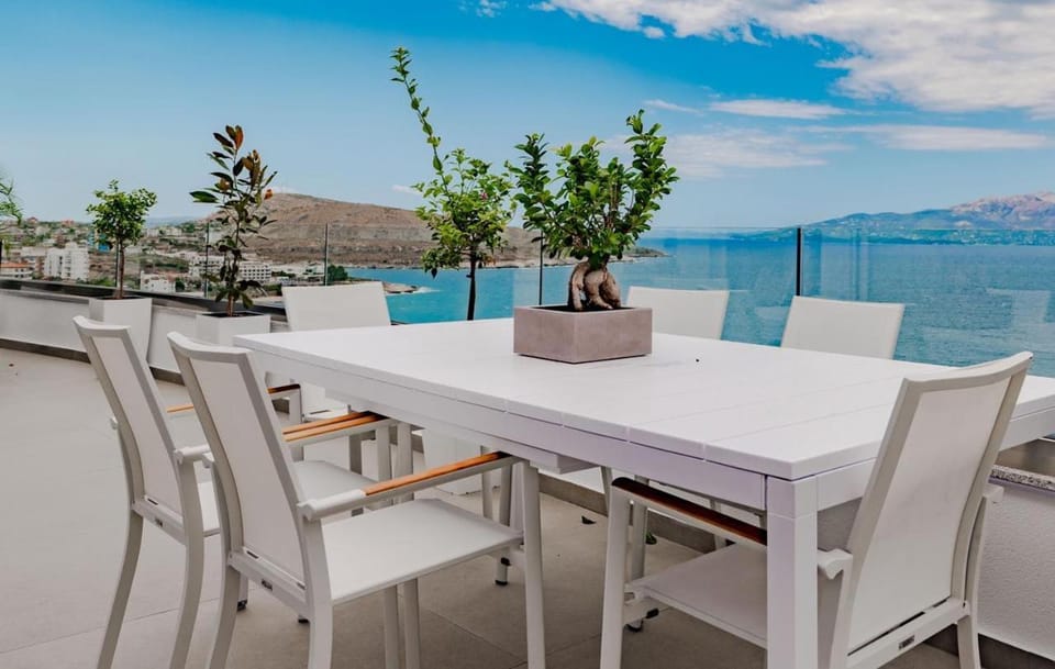 View (from property/room), Balcony/Terrace, Seating area, Sea view