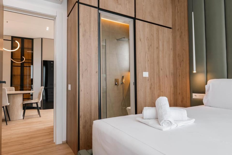 Bed, Photo of the whole room, Bedroom, towels, wardrobe
