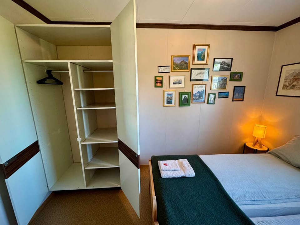 Bed, Photo of the whole room, Bedroom, wardrobe