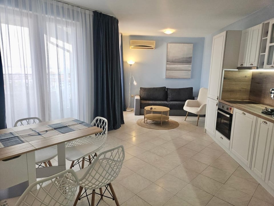 Triumph Fantastic View Apartment in Burgas Province