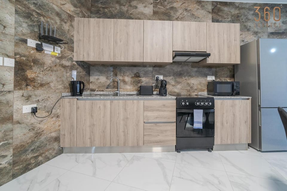 Coffee/tea facilities, Kitchen or kitchenette, minibar, oven, stove, toaster